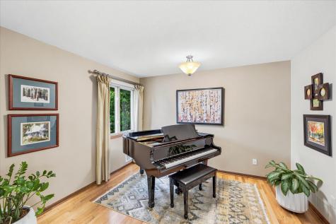 974 Kohlman Lane Maplewood MN 55109