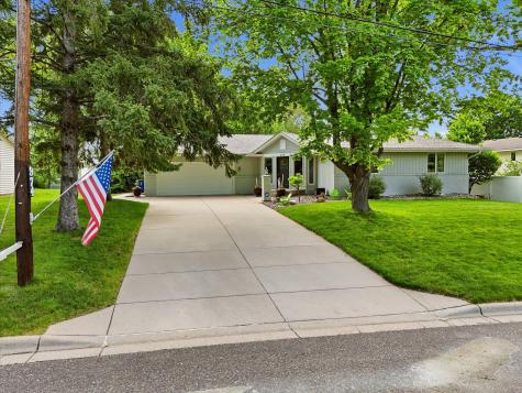 974 Kohlman Lane Maplewood MN 55109