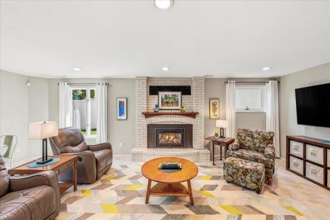 974 Kohlman Lane Maplewood MN 55109