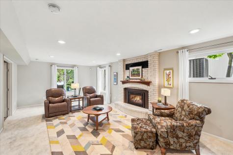 974 Kohlman Lane Maplewood MN 55109