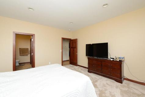 4615 Beach Lane S Fargo ND 58104