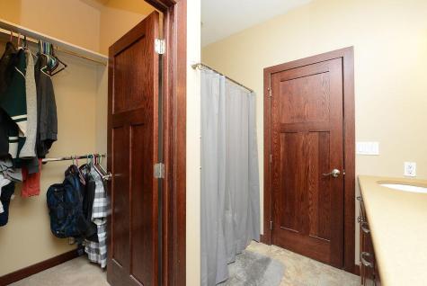 4615 Beach Lane S Fargo ND 58104