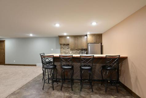 4615 Beach Lane S Fargo ND 58104