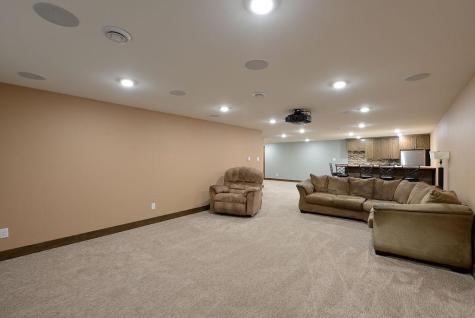 4615 Beach Lane S Fargo ND 58104