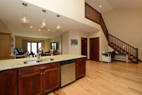 4615 Beach Lane S Fargo ND 58104