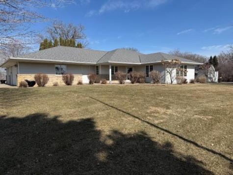 23028 758th Avenue Albert Lea MN 56007