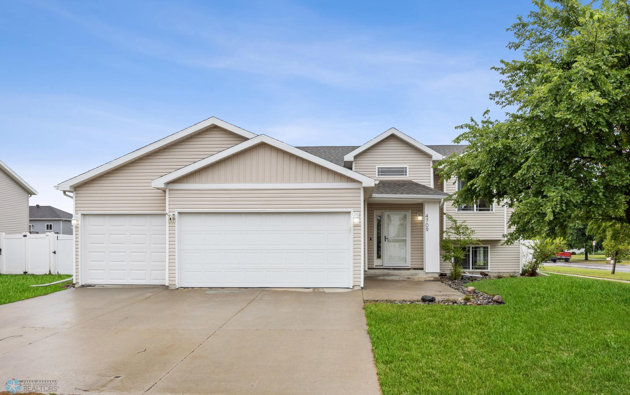 4709 48th Avenue S Fargo ND 58104