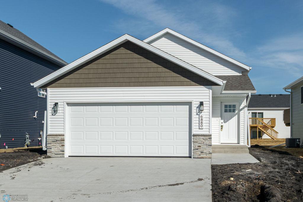 6880 Thomas Street Horace ND 58047