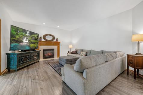 16319 Holbrook Avenue Lakeville MN 55044