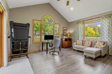 16319 Holbrook Avenue Lakeville MN 55044