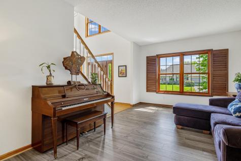 16319 Holbrook Avenue Lakeville MN 55044