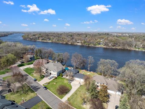 701 W River Parkway Champlin MN 55316
