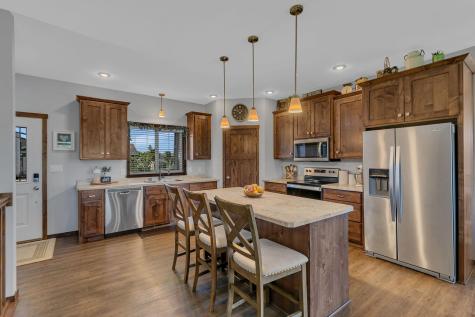 932 Waters Edge Circle Avon MN 56310