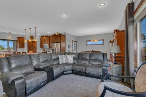 932 Waters Edge Circle Avon MN 56310