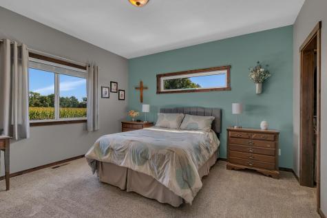932 Waters Edge Circle Avon MN 56310