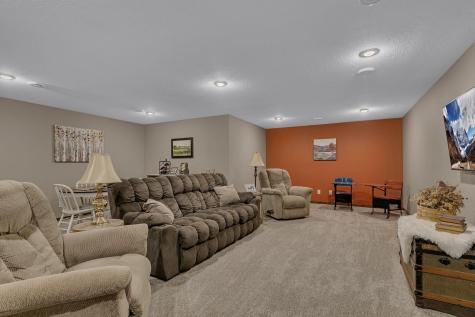 932 Waters Edge Circle Avon MN 56310