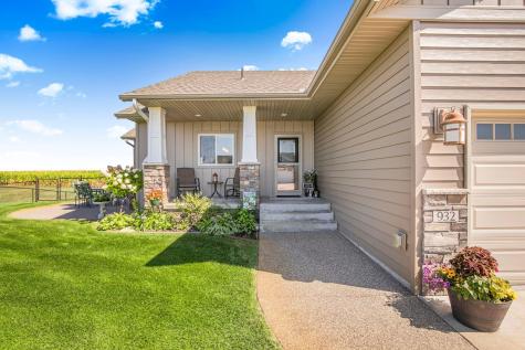 932 Waters Edge Circle Avon MN 56310