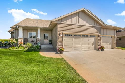 932 Waters Edge Circle Avon MN 56310