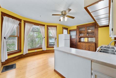 1558 E Madison Street Eau Claire WI 54703