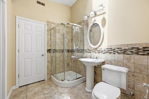 716-718 18th Street S Fargo ND 58103