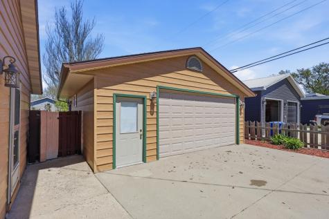 716-718 18th Street S Fargo ND 58103