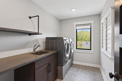 1207 James Avenue Saint Paul MN 55105