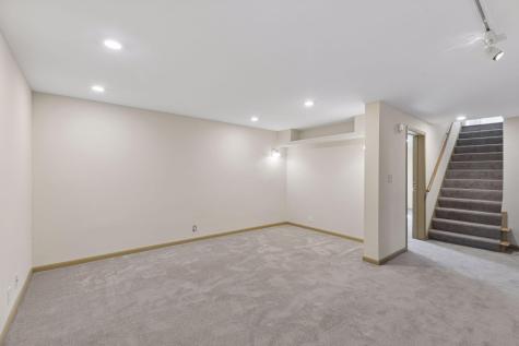 2079 Upper Saint Dennis Road Saint Paul MN 55116