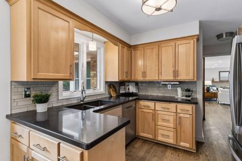 2079 Upper Saint Dennis Road Saint Paul MN 55116