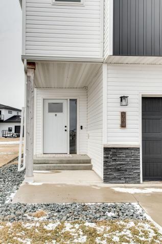 507 7th Street E Horace ND 58047