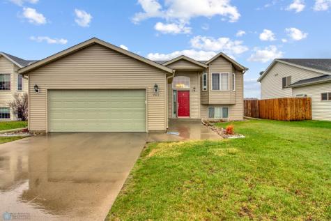 943 39 1/2 Avenue W West Fargo ND 58078