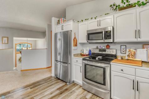 943 39 1/2 Avenue W West Fargo ND 58078