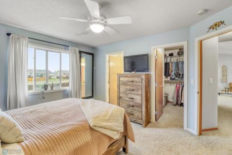 943 39 1/2 Avenue W West Fargo ND 58078