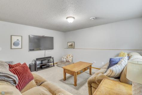 943 39 1/2 Avenue W West Fargo ND 58078