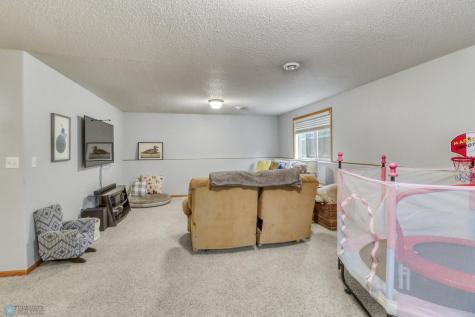 943 39 1/2 Avenue W West Fargo ND 58078
