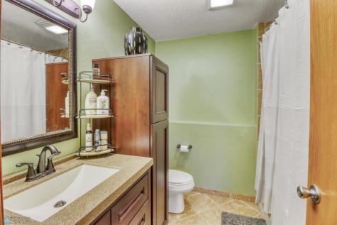 943 39 1/2 Avenue W West Fargo ND 58078