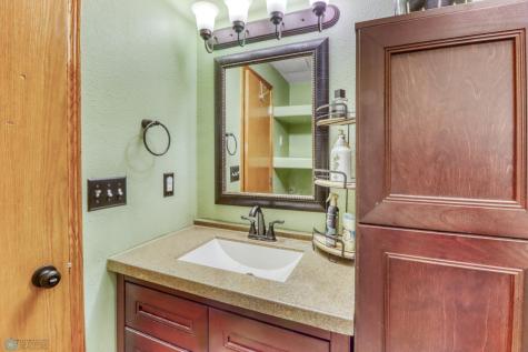 943 39 1/2 Avenue W West Fargo ND 58078