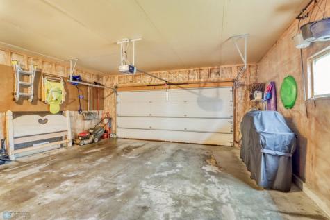 943 39 1/2 Avenue W West Fargo ND 58078