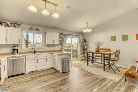 943 39 1/2 Avenue W West Fargo ND 58078