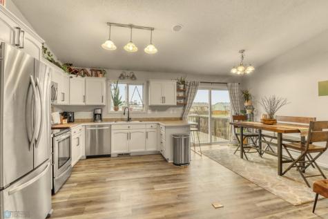 943 39 1/2 Avenue W West Fargo ND 58078