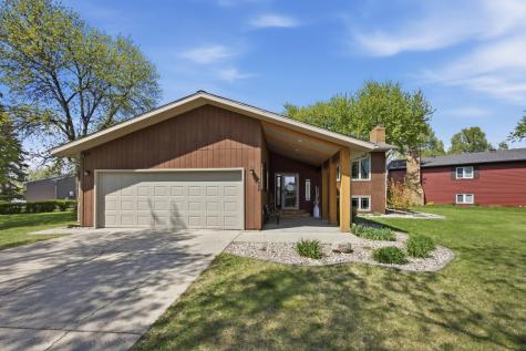 1808 Prairie Lane S Fargo ND 58103