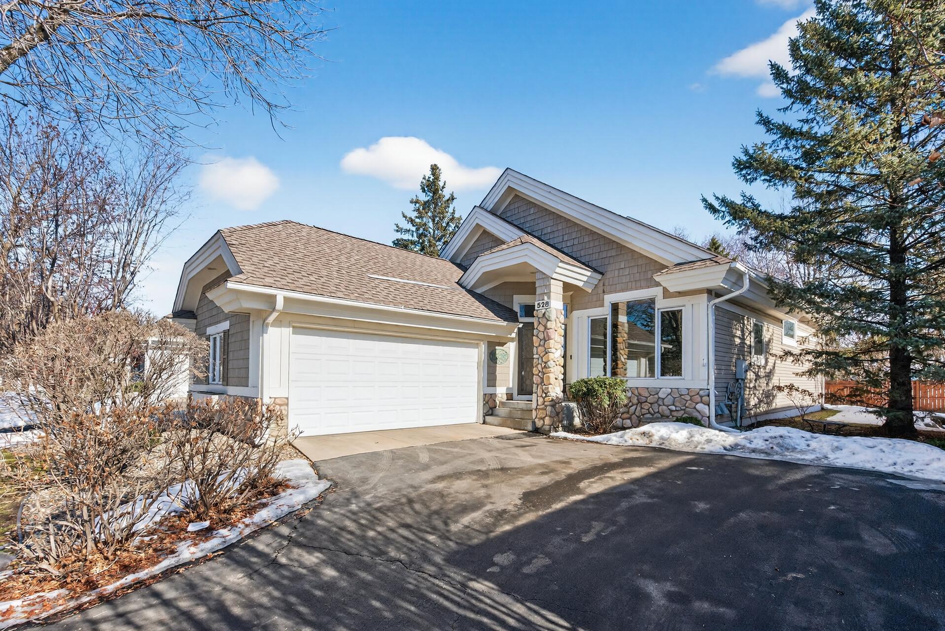 528 Wildflower Burnsville MN 55306