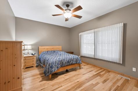 528 Wildflower Burnsville MN 55306