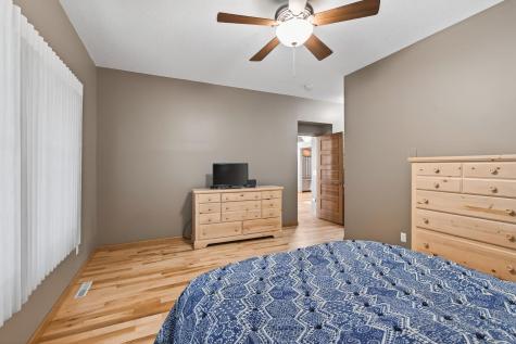 528 Wildflower Burnsville MN 55306