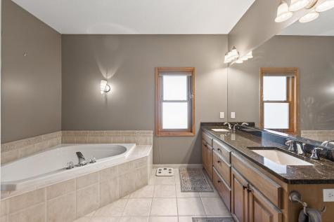 528 Wildflower Burnsville MN 55306