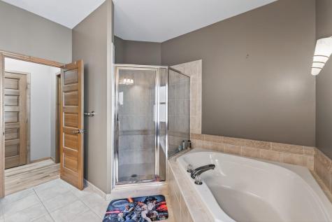 528 Wildflower Burnsville MN 55306