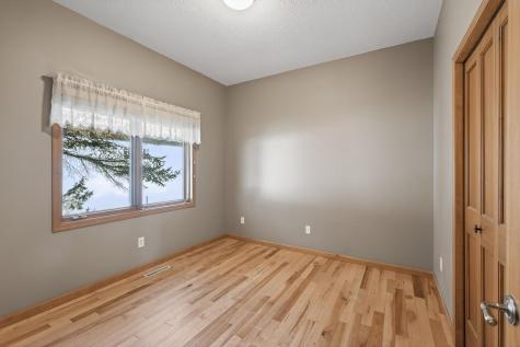 528 Wildflower Burnsville MN 55306