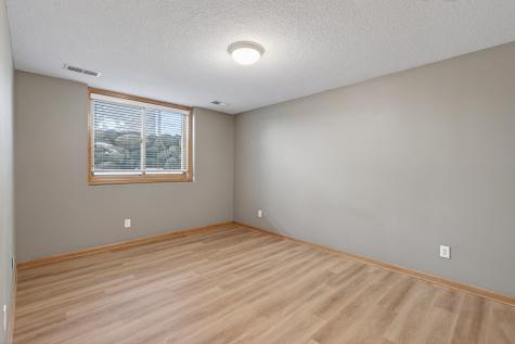 528 Wildflower Burnsville MN 55306