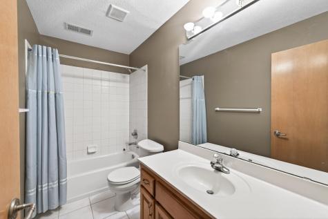 528 Wildflower Burnsville MN 55306