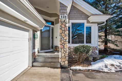 528 Wildflower Burnsville MN 55306