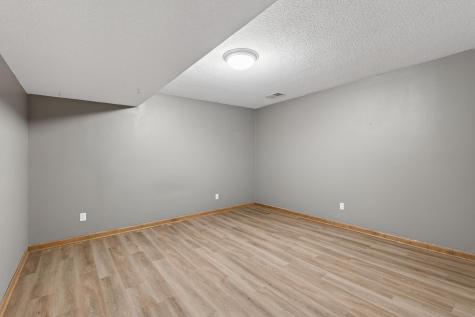 528 Wildflower Burnsville MN 55306